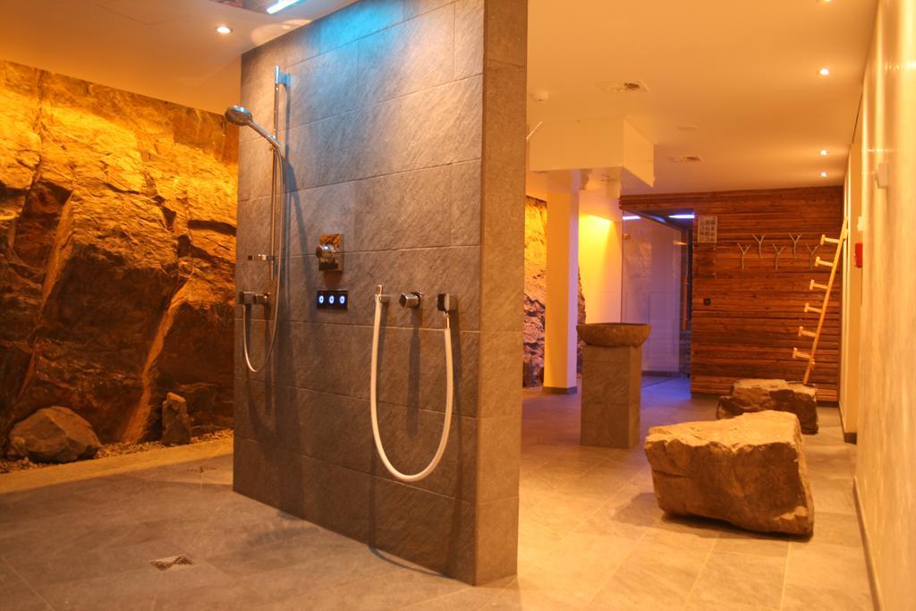 Logis Gourmet & Relax Hotel De La Sure เอส-ซัวร์-ซูร์ ภายนอก รูปภาพ